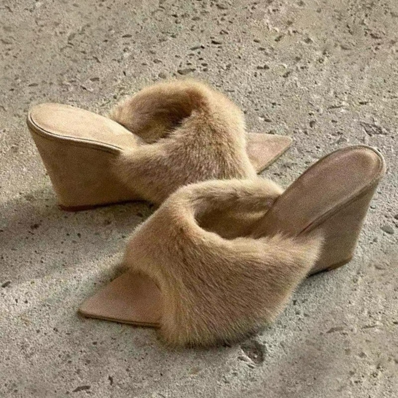 Fluffy Women Slippers Wedges P - Winter Clothing Brands 评论和价格