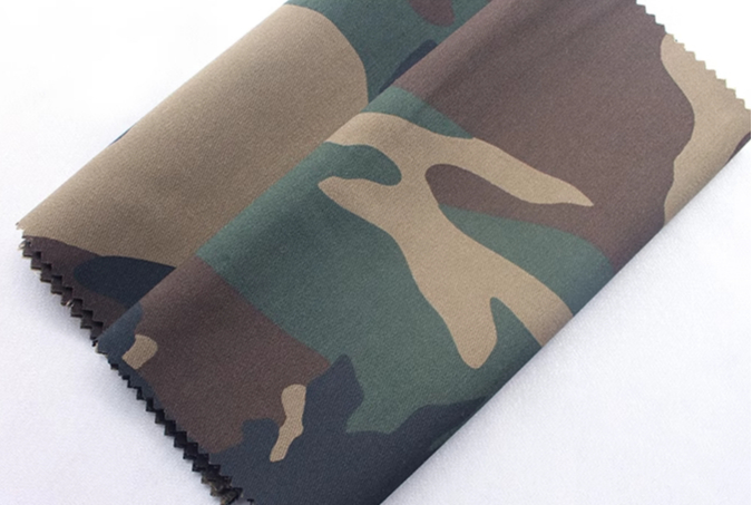 Green Camouflage 65% Polyester - Winter Clothing Material 评论和价格